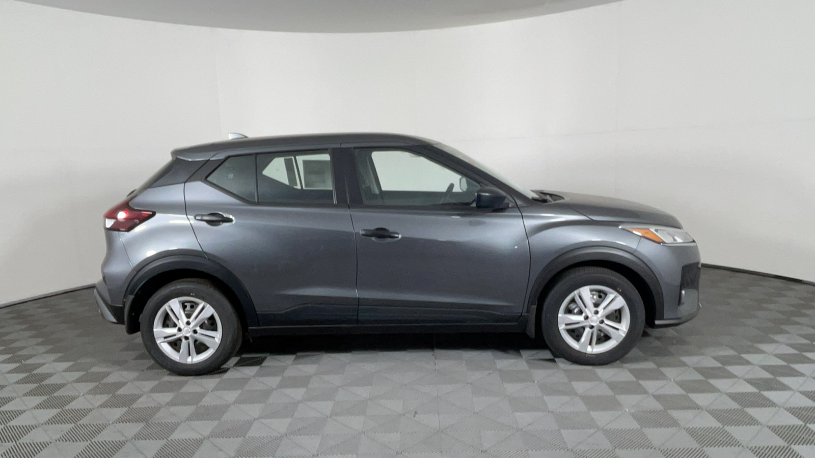 2024 Nissan Kicks S 3