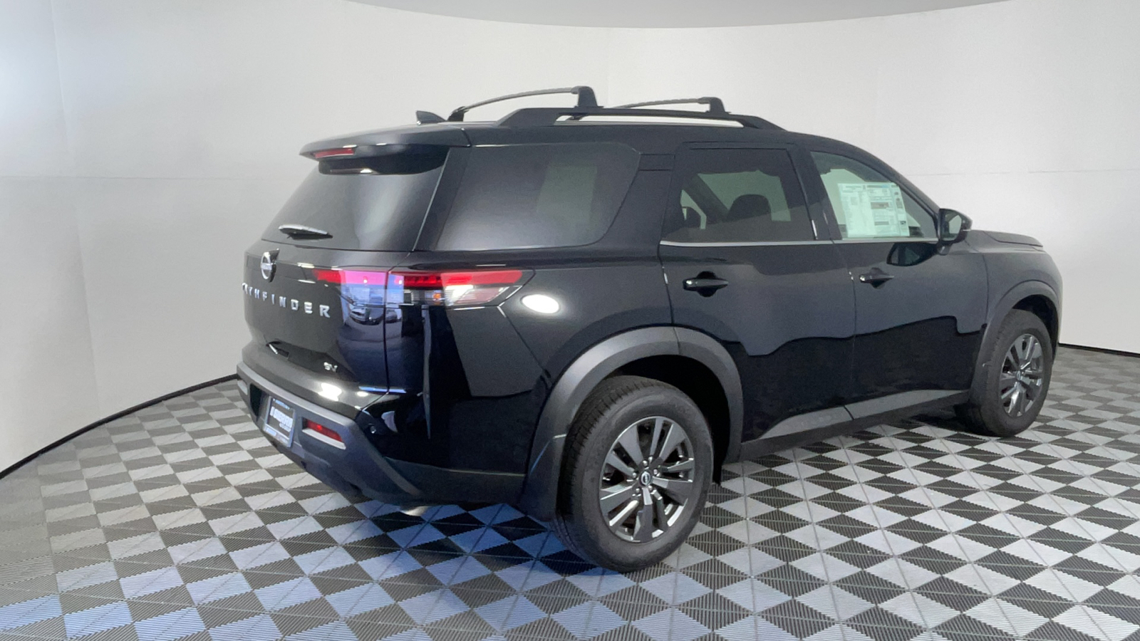 2024 Nissan Pathfinder SV 4