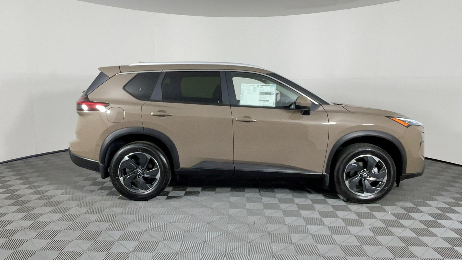 2024 Nissan Rogue SV 3