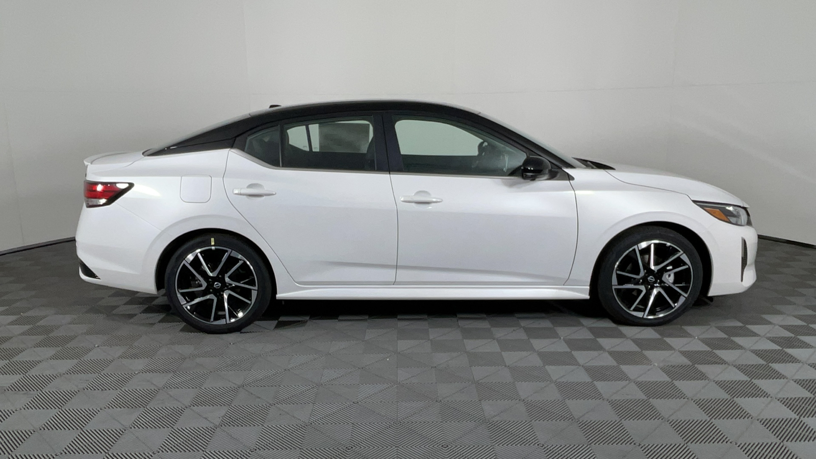 2024 Nissan Sentra SR 3