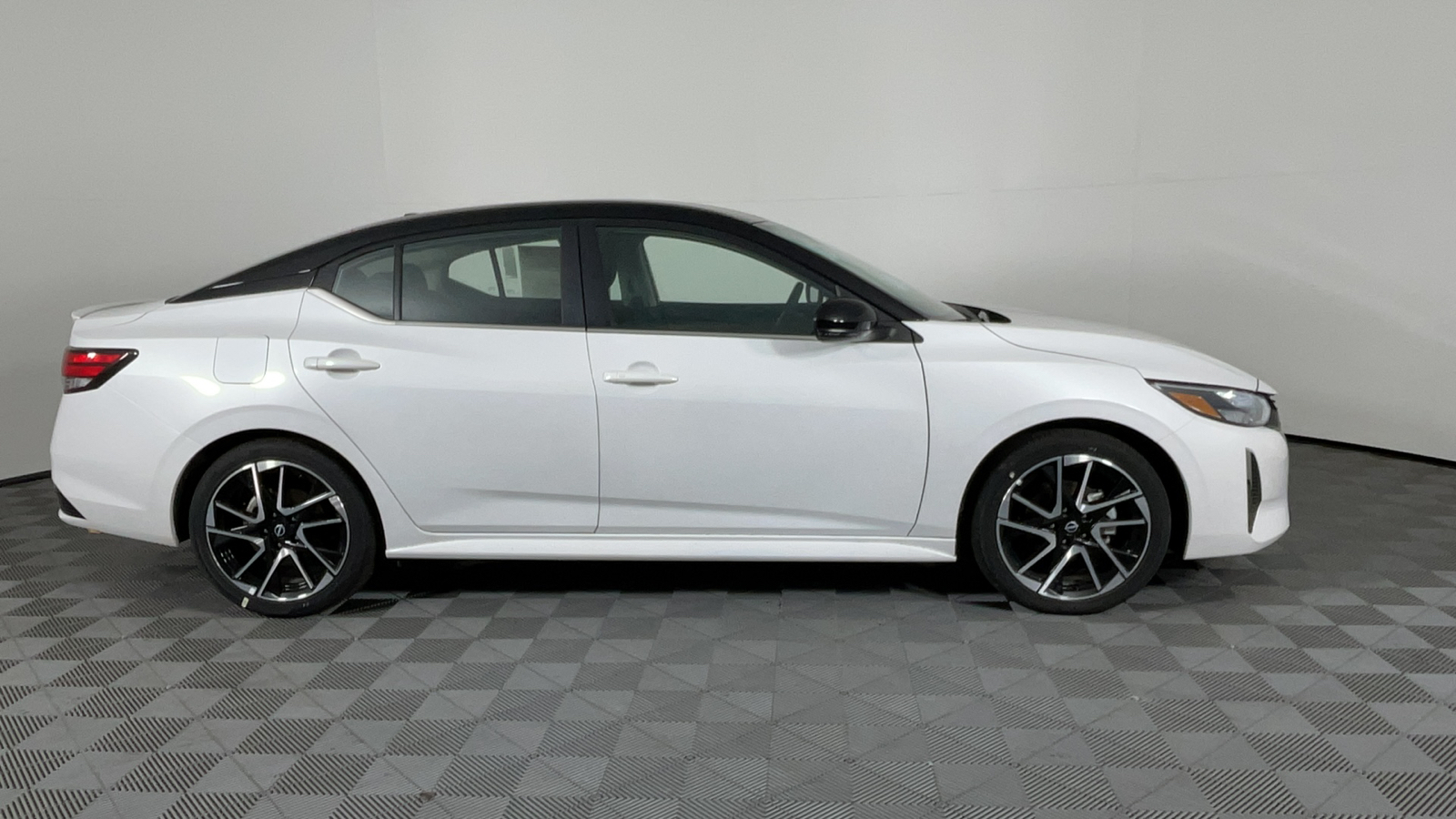 2024 Nissan Sentra SR 3