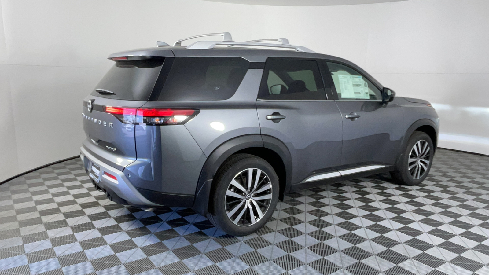 2024 Nissan Pathfinder Platinum 4