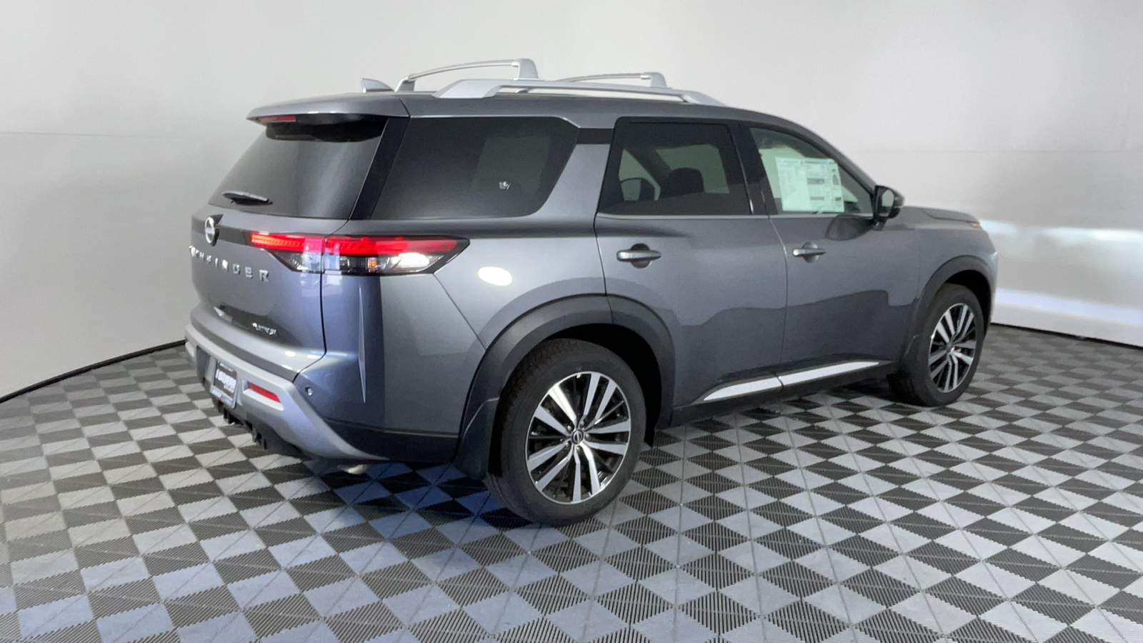 2024 Nissan Pathfinder Platinum 4