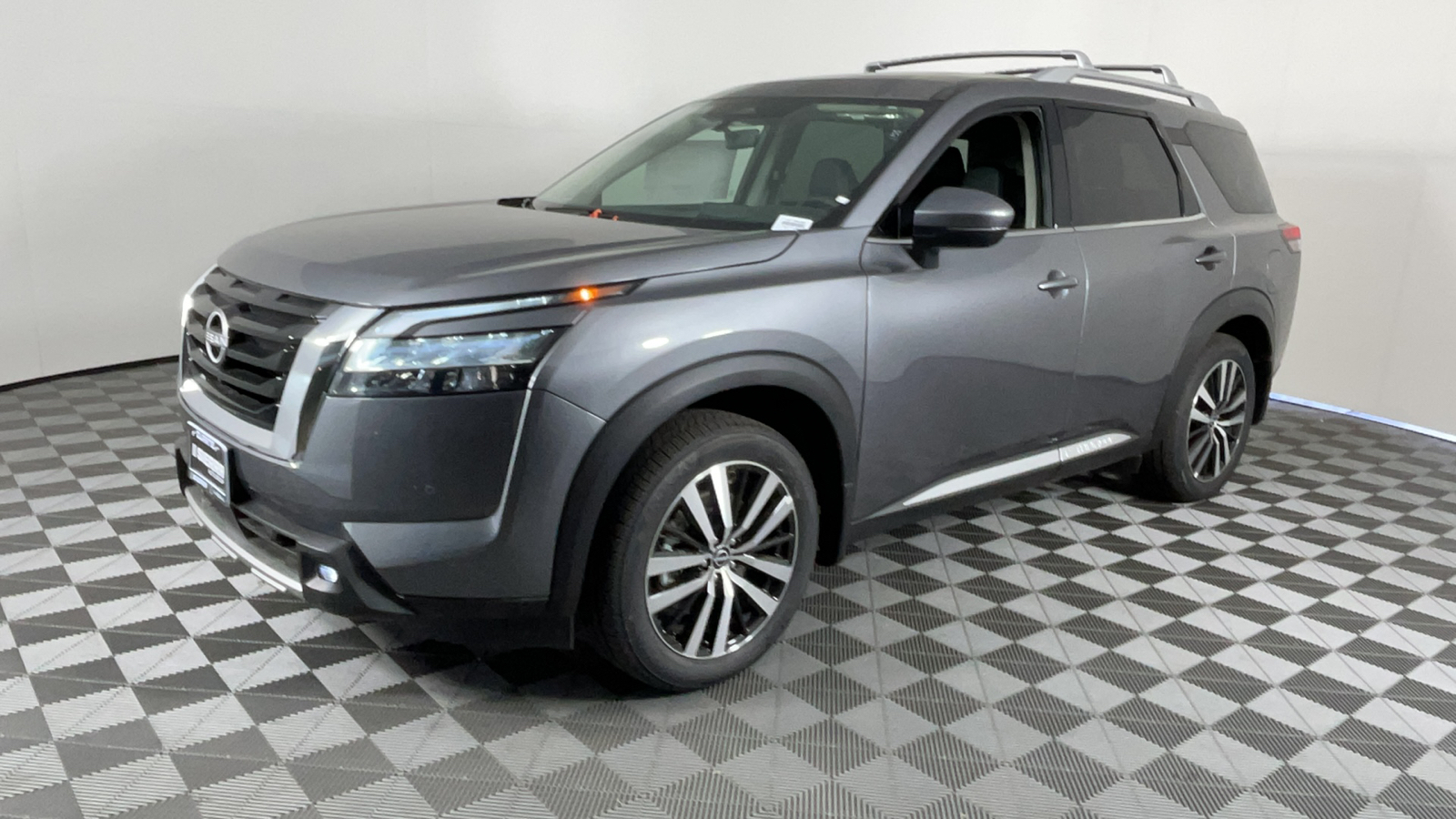 2024 Nissan Pathfinder Platinum 8