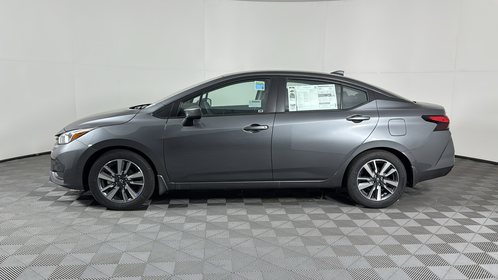 2024 Nissan Versa 1.6 SV 6