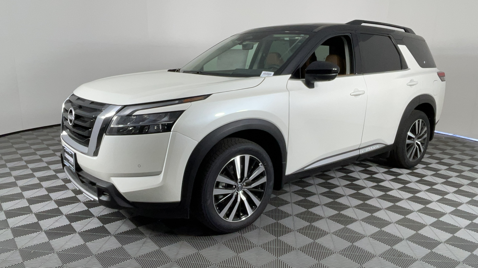 2024 Nissan Pathfinder Platinum 8