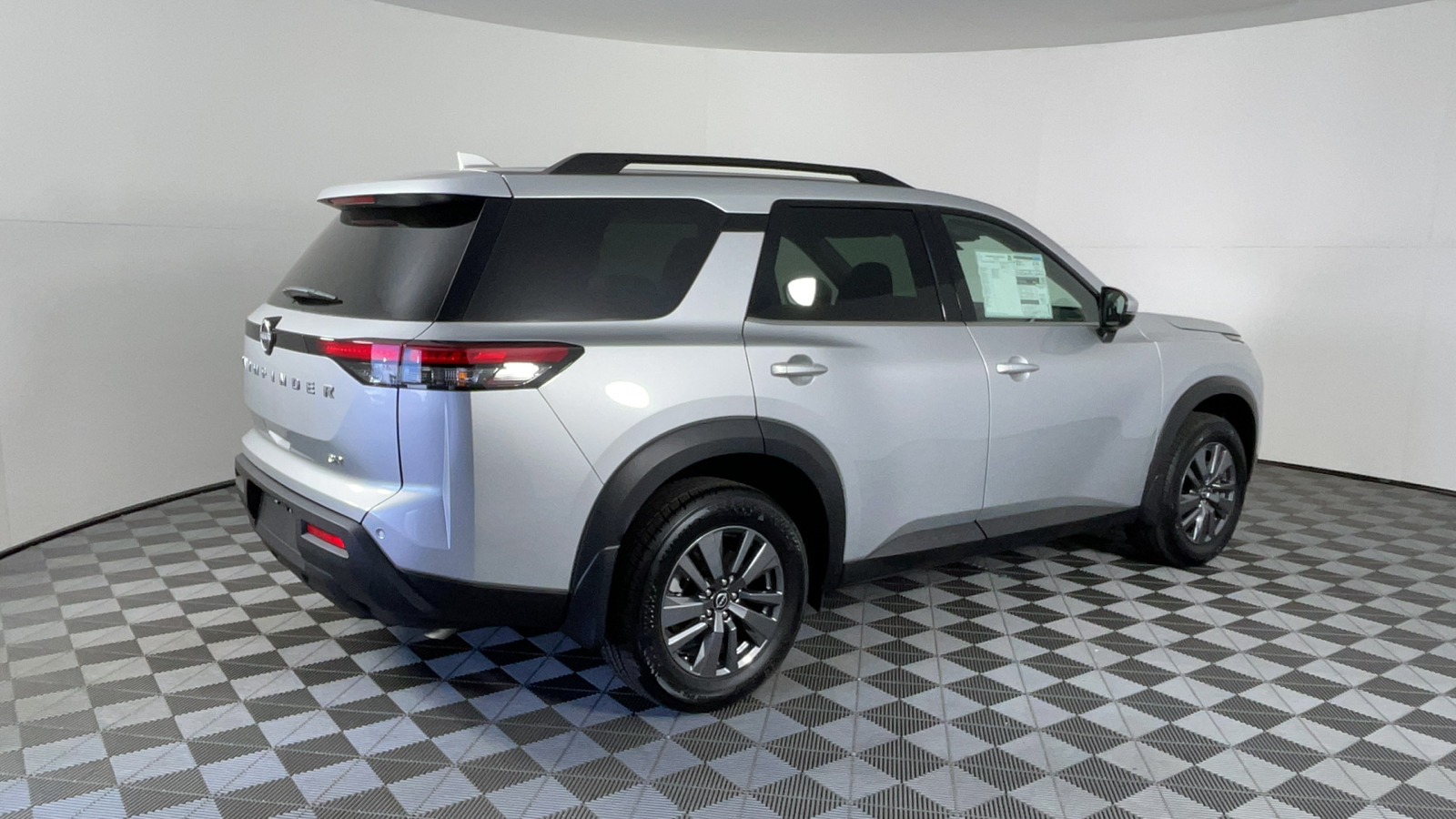 2024 Nissan Pathfinder SV 4