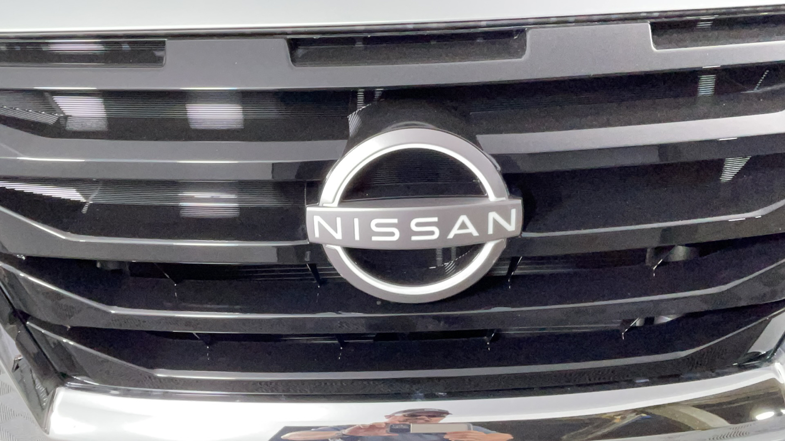 2024 Nissan Pathfinder SV 10