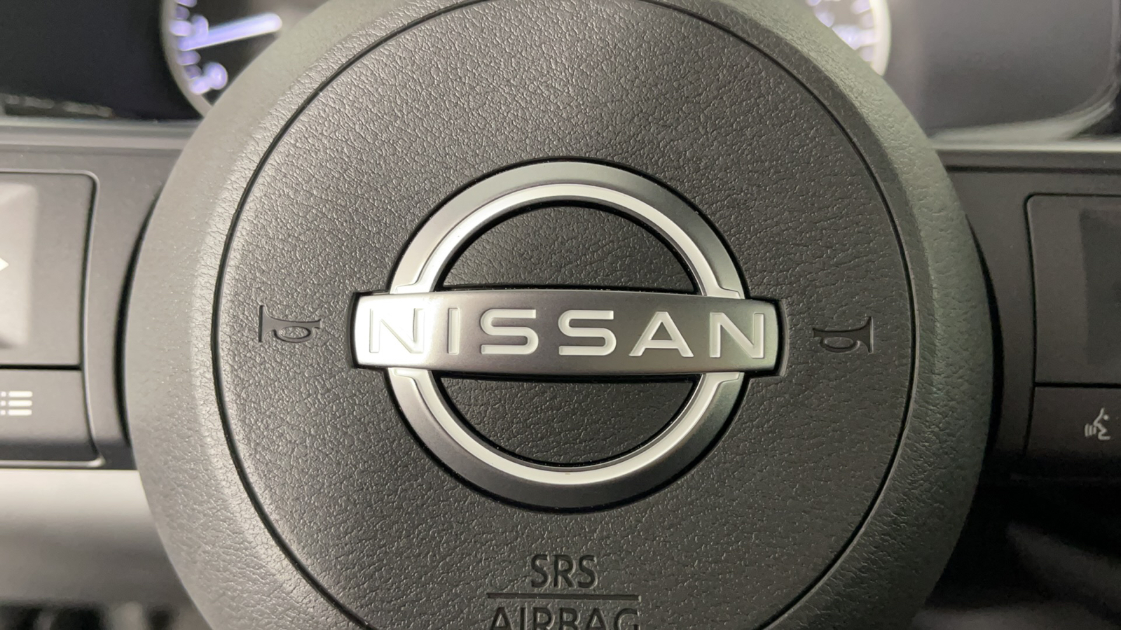 2024 Nissan Pathfinder SV 26