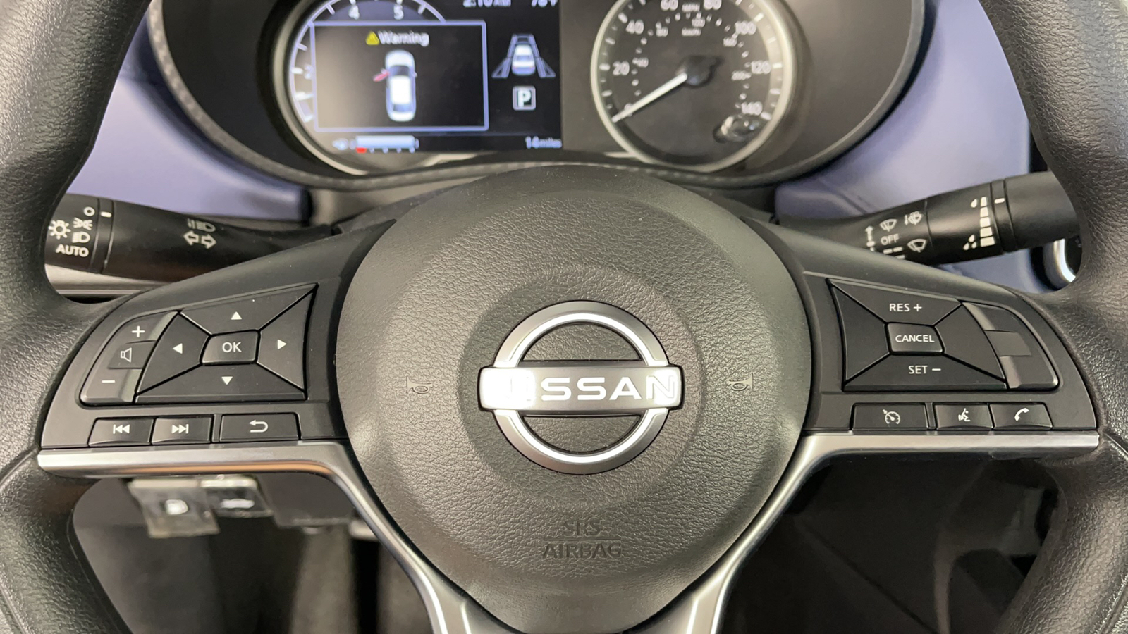 2024 Nissan Versa 1.6 SV 23