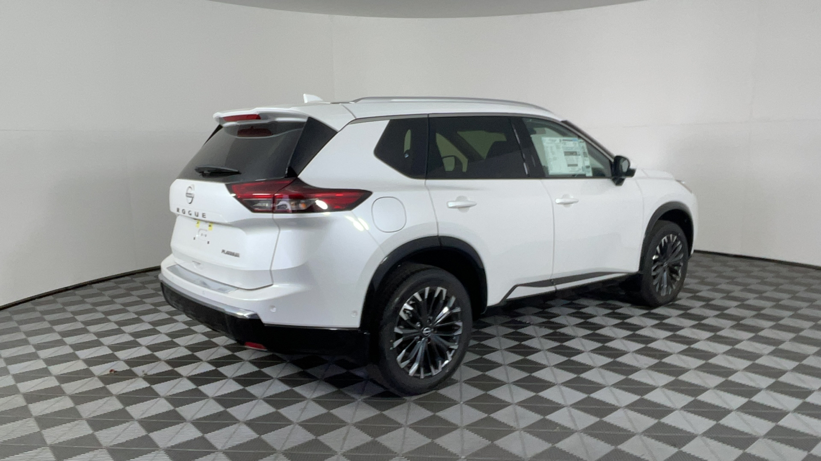 2024 Nissan Rogue Platinum 4