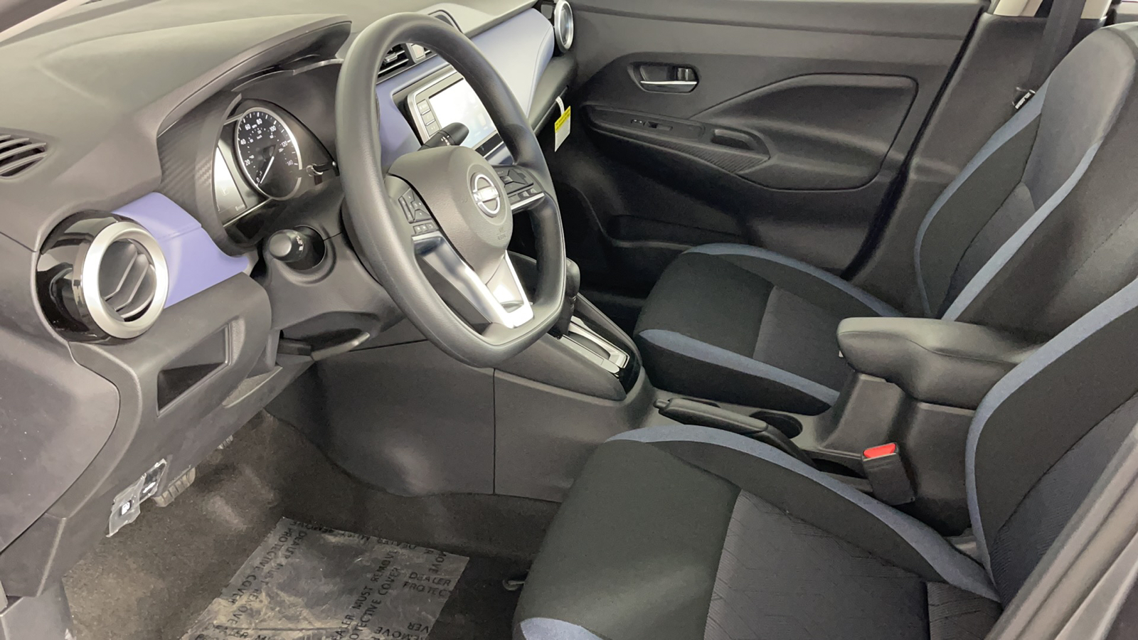 2024 Nissan Versa 1.6 SV 11