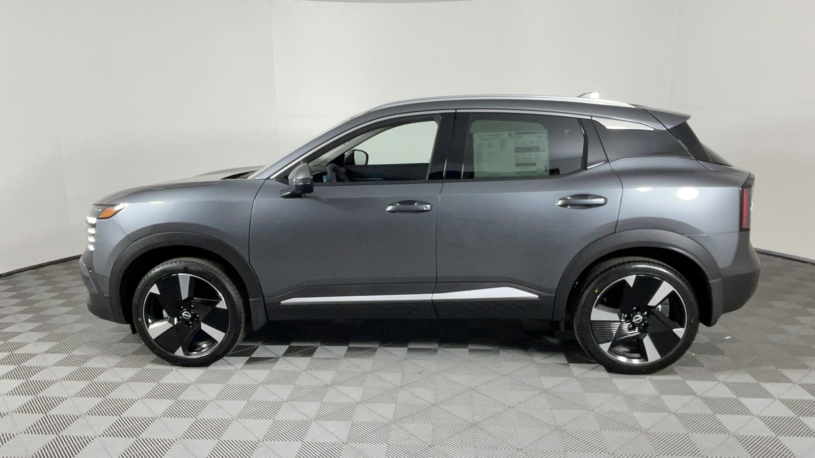 2025 Nissan Kicks SR 7