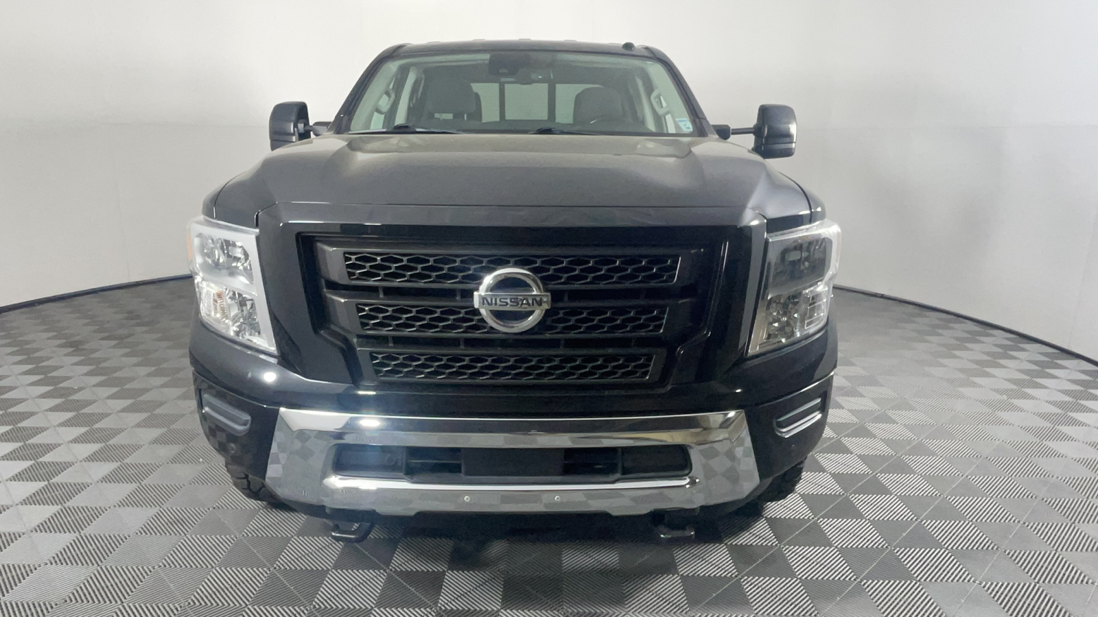 2020 Nissan Titan XD SV 9