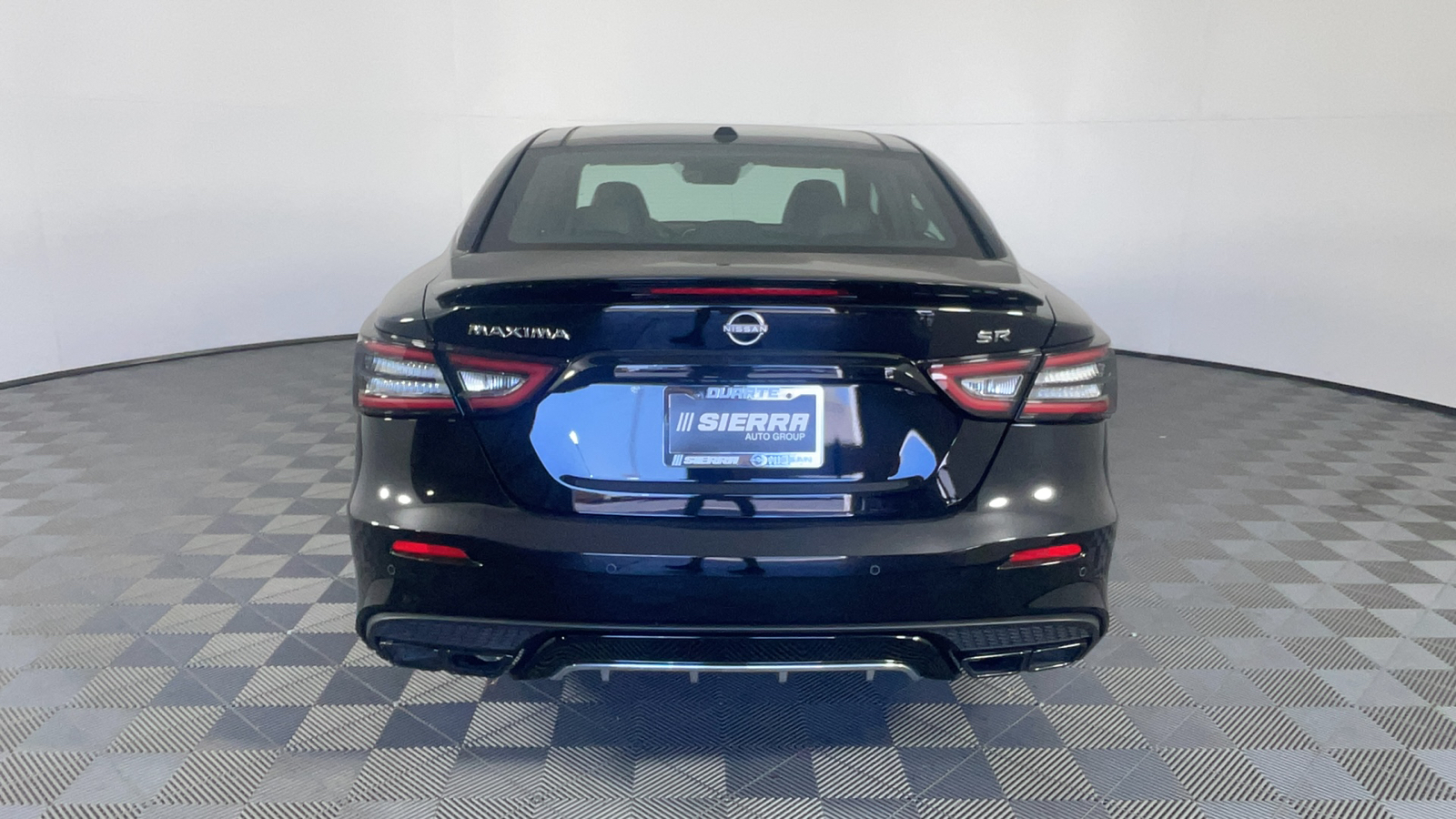 2023 Nissan Maxima SR 5