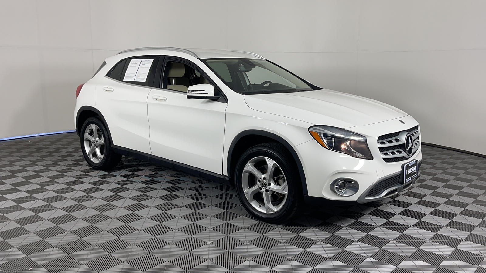 2019 Mercedes-Benz GLA GLA 250 1