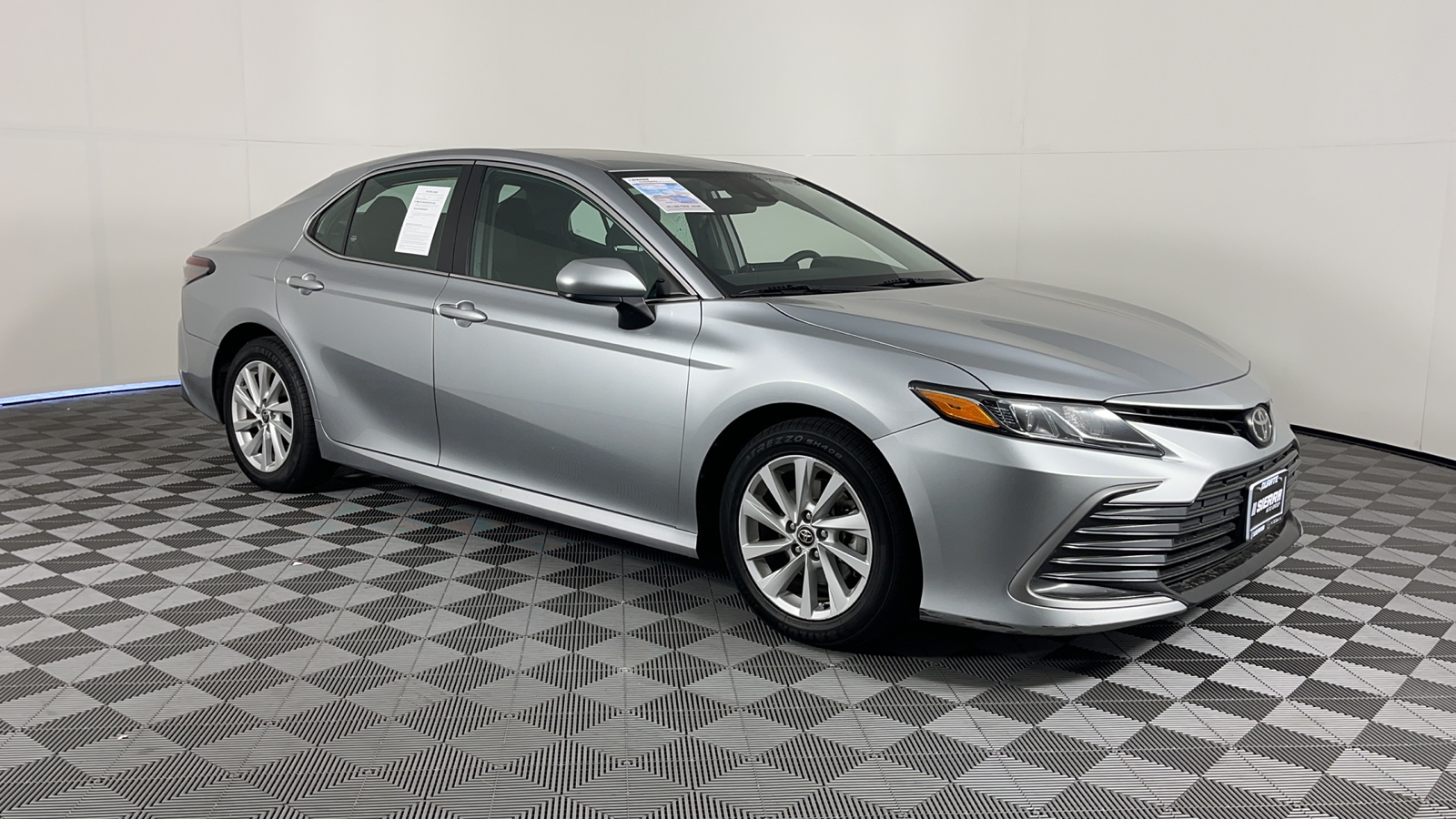 2022 Toyota Camry LE 2