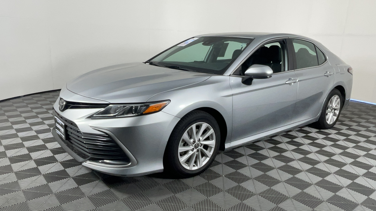 2022 Toyota Camry LE 8