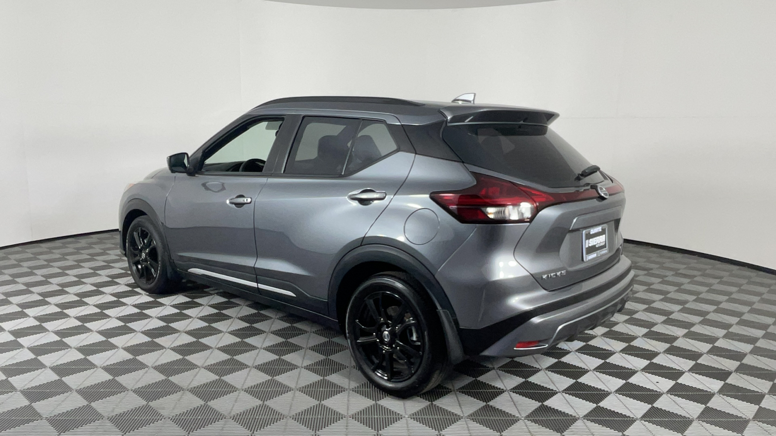 2021 Nissan Kicks SR 6