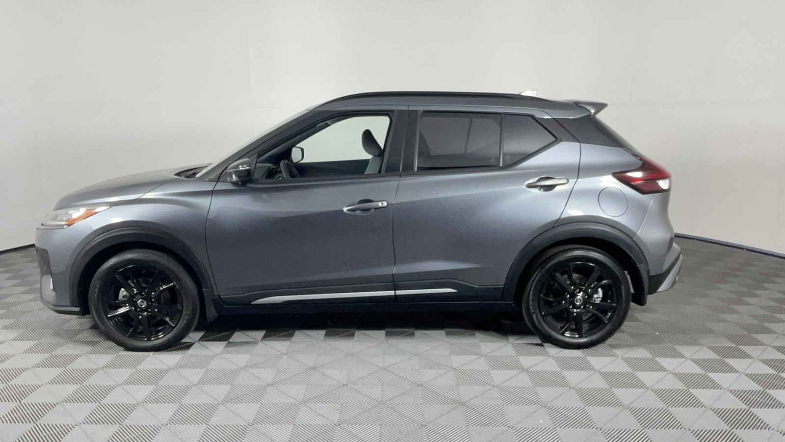 2021 Nissan Kicks SR 7