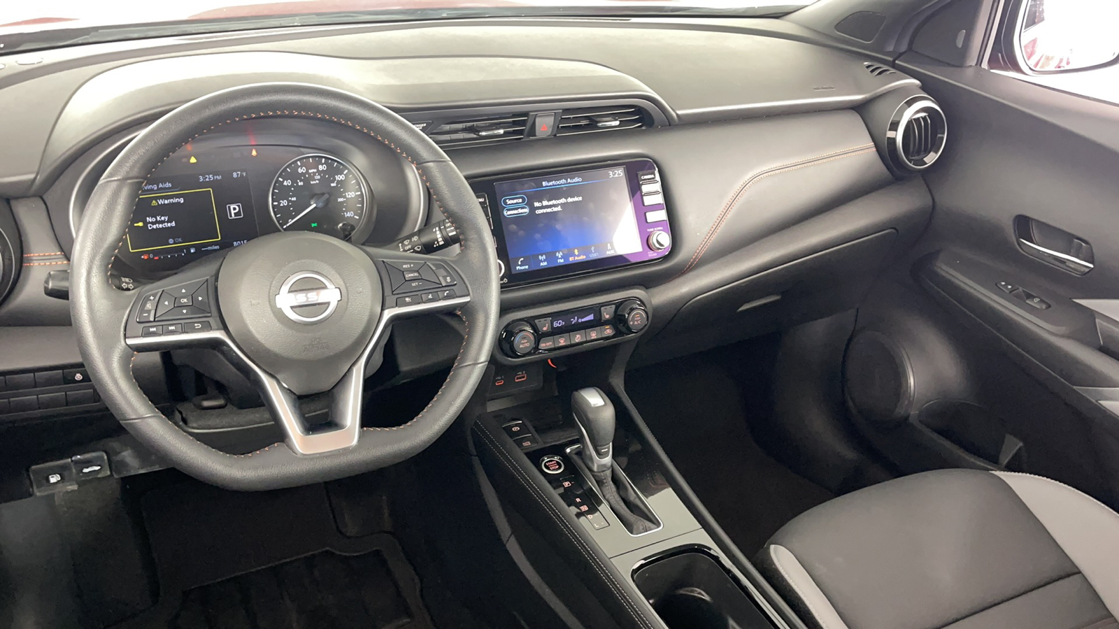 2023 Nissan Kicks SR 15