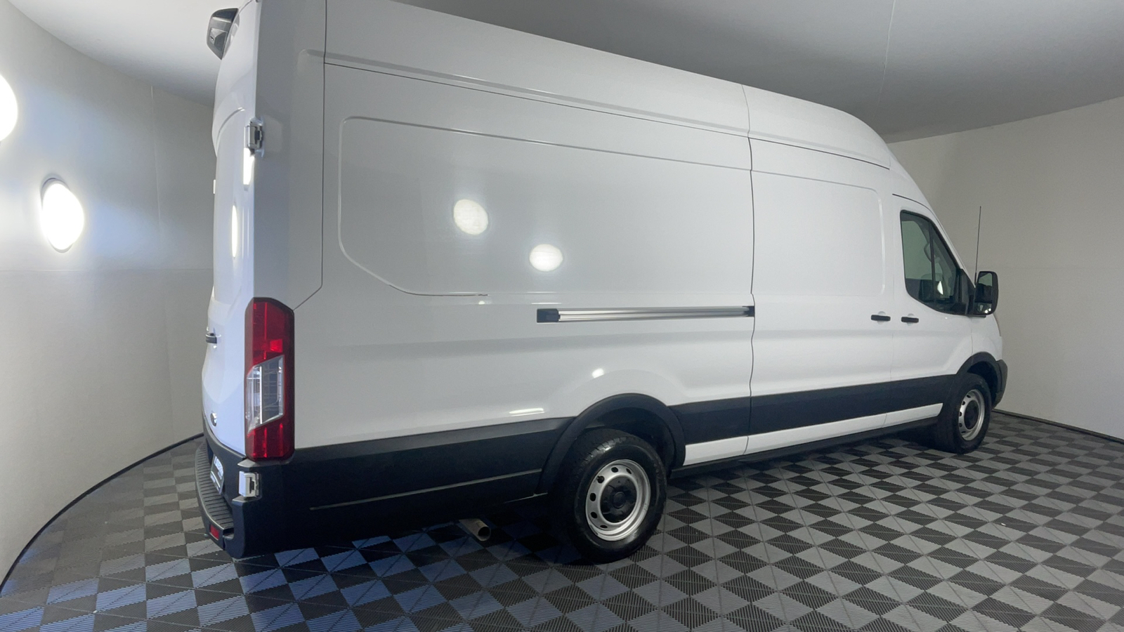 2022 Ford Transit-250 Base 4