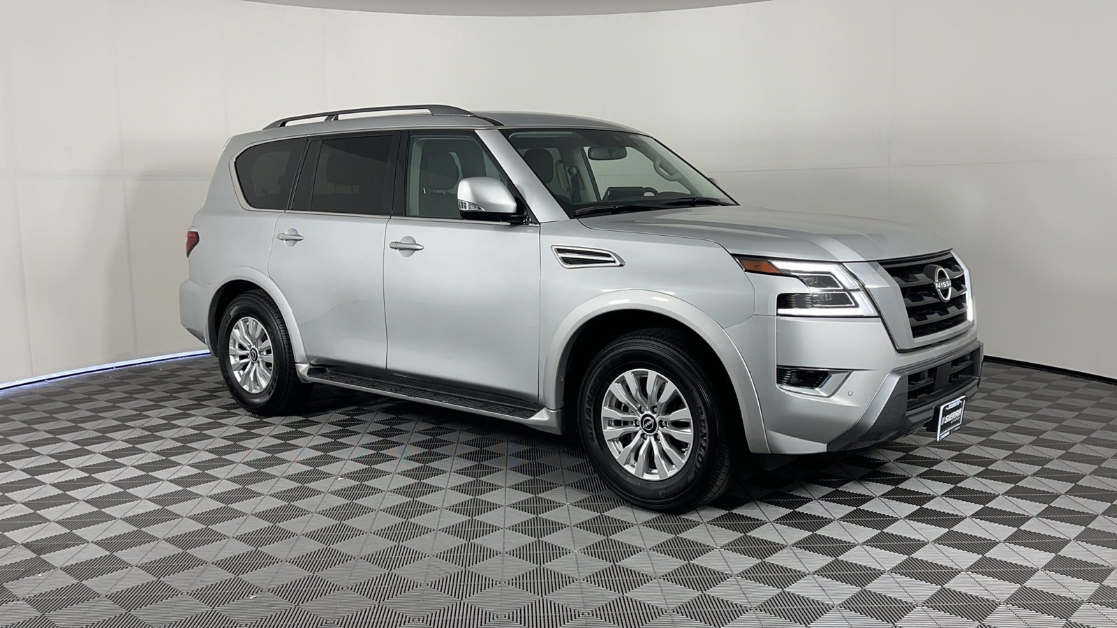 2023 Nissan Armada SV 1