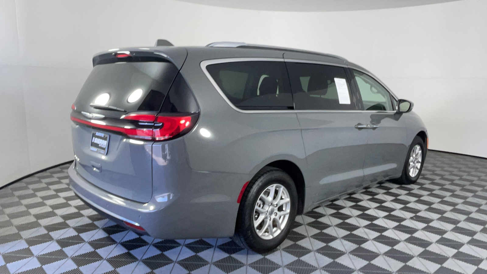 2021 Chrysler Pacifica Touring L 4