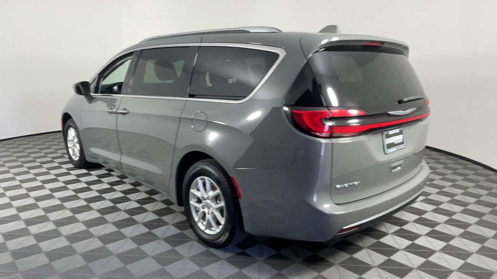 2021 Chrysler Pacifica Touring L 6