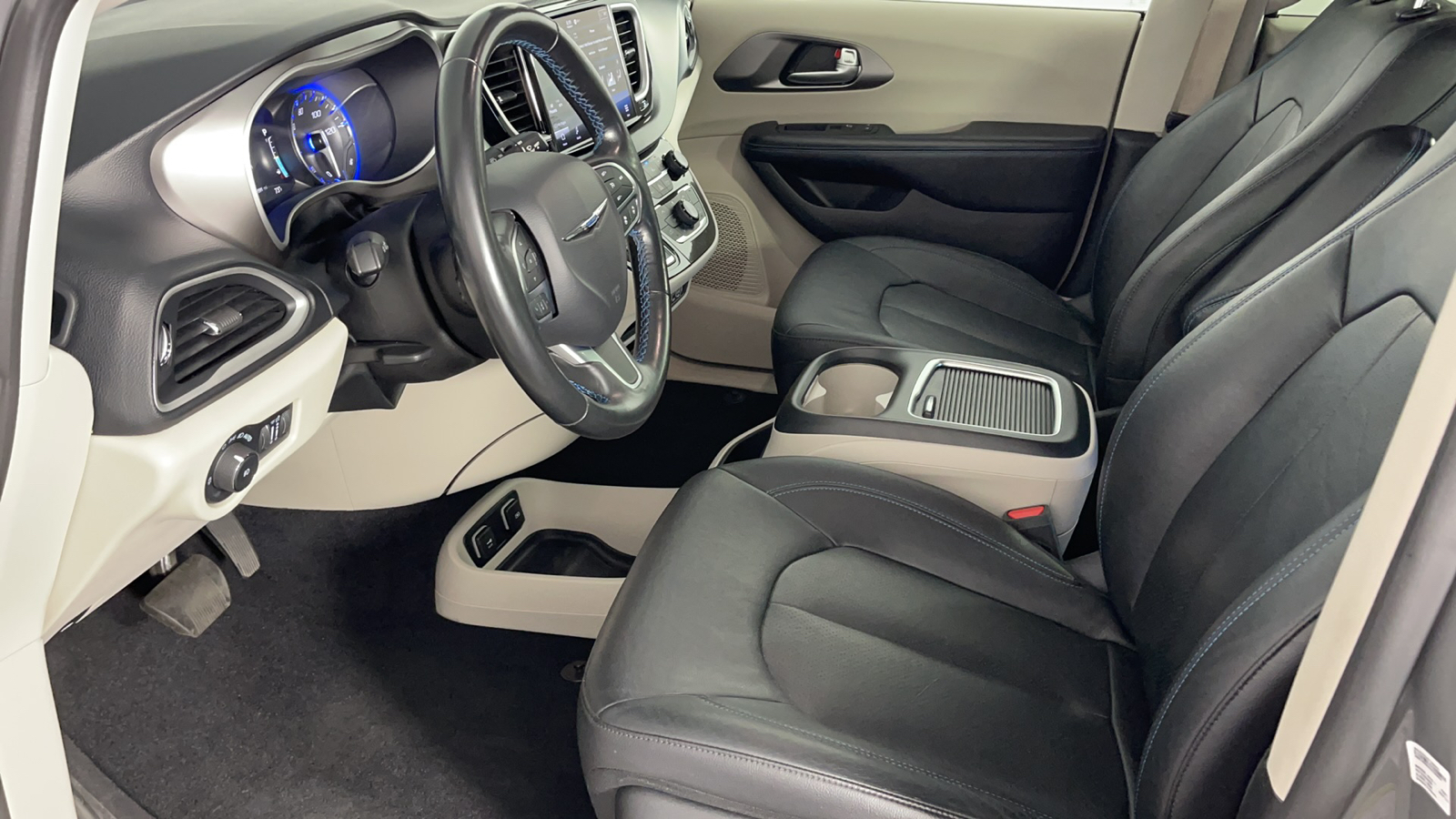 2021 Chrysler Pacifica Touring L 11