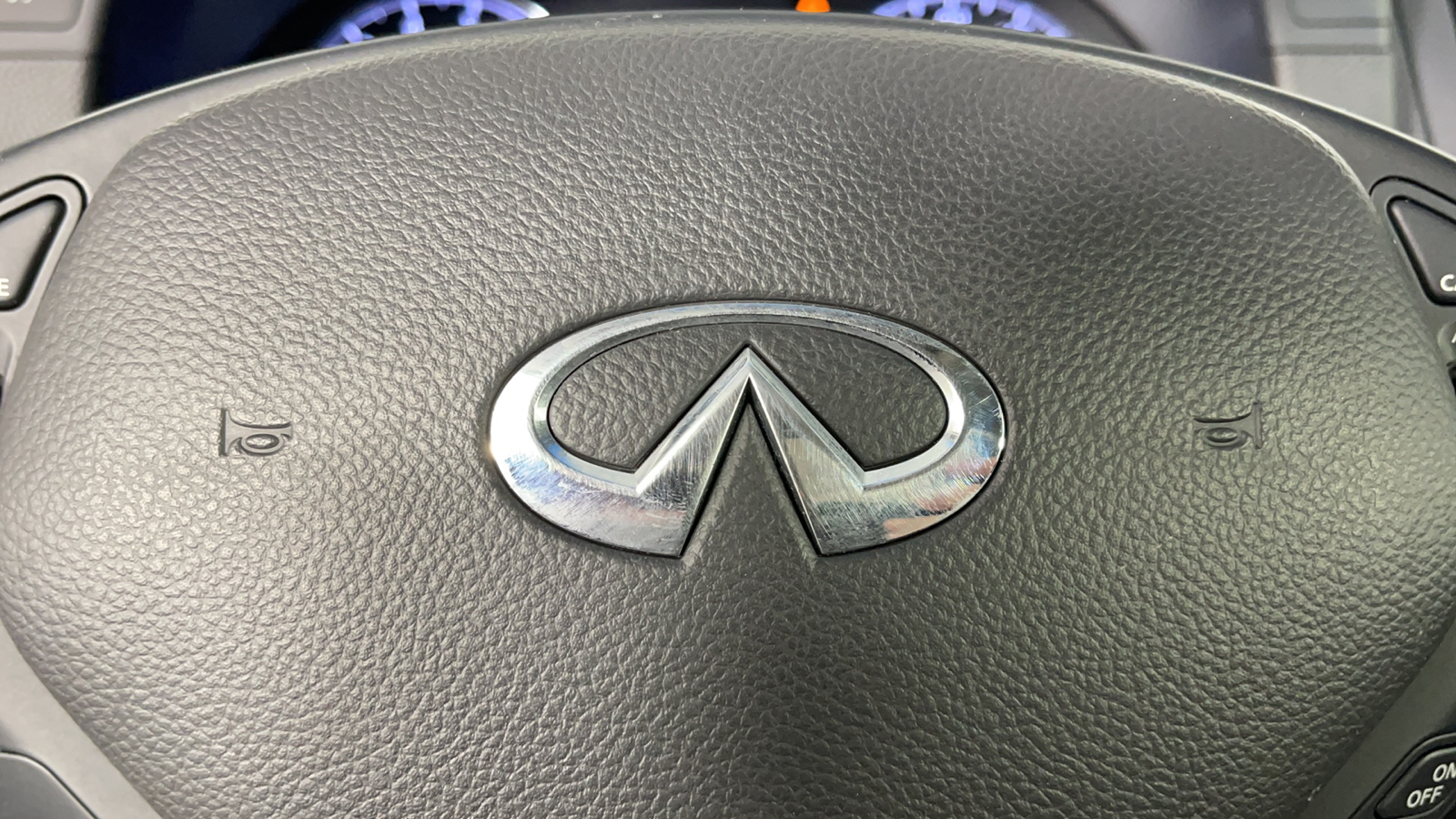 2013 INFINITI G37 Journey 25