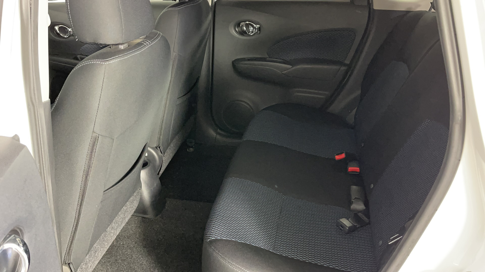 2014 Nissan Versa Note SV 13