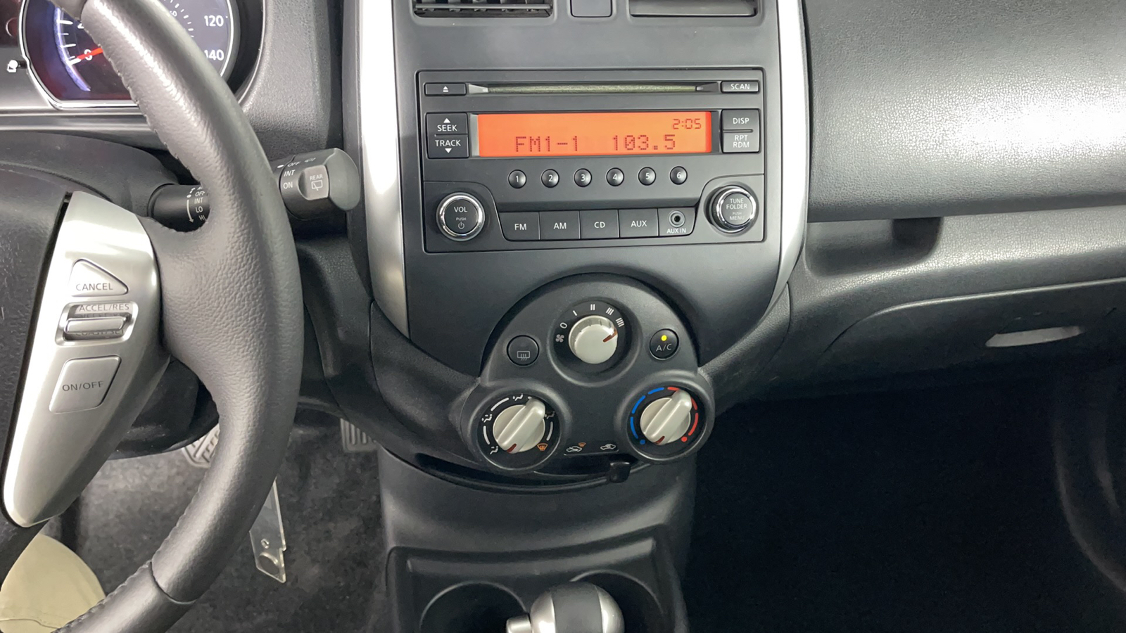 2014 Nissan Versa Note SV 16