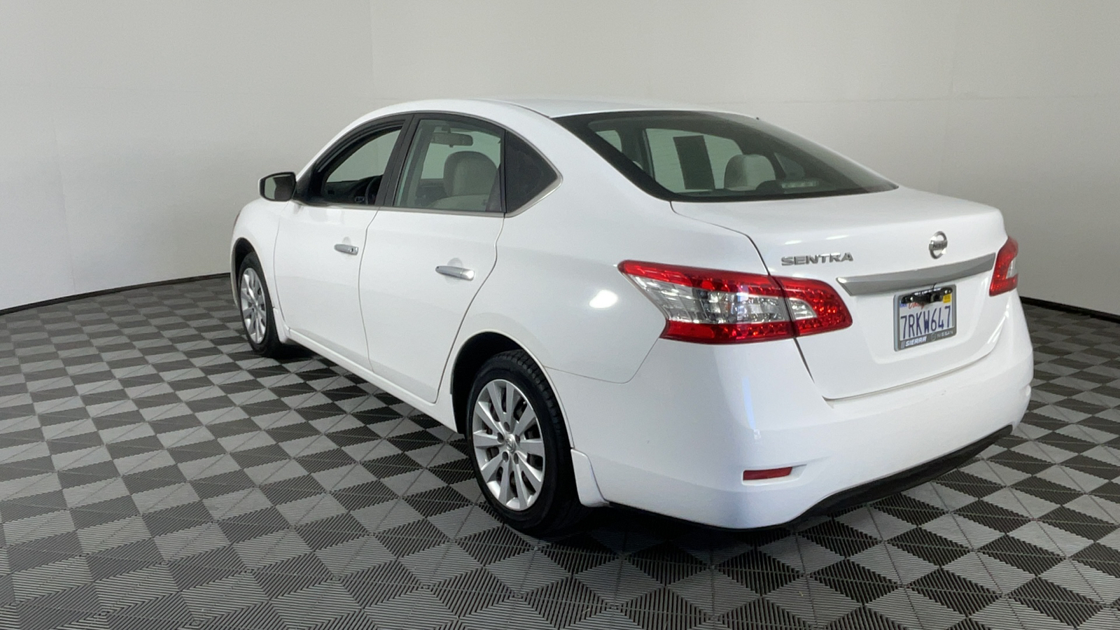 2015 Nissan Sentra S 6