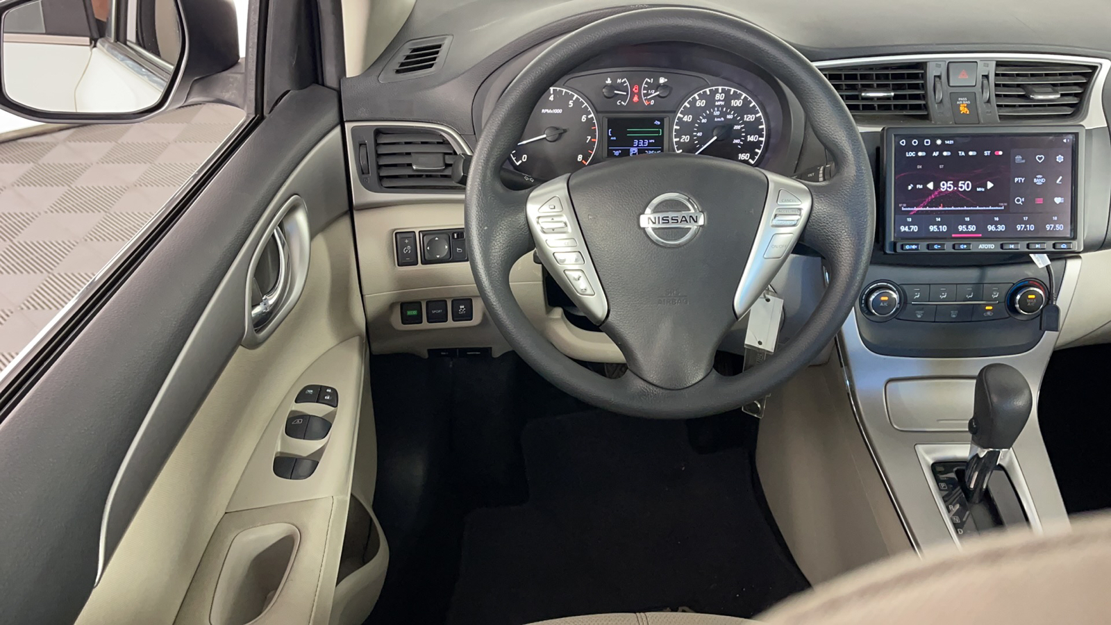 2015 Nissan Sentra S 14