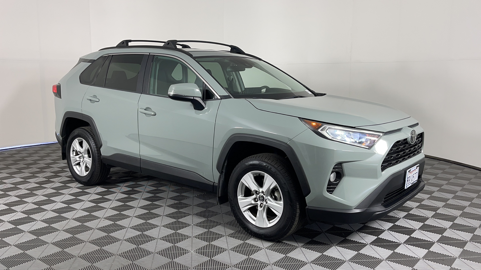 2020 Toyota RAV4 XLE 1