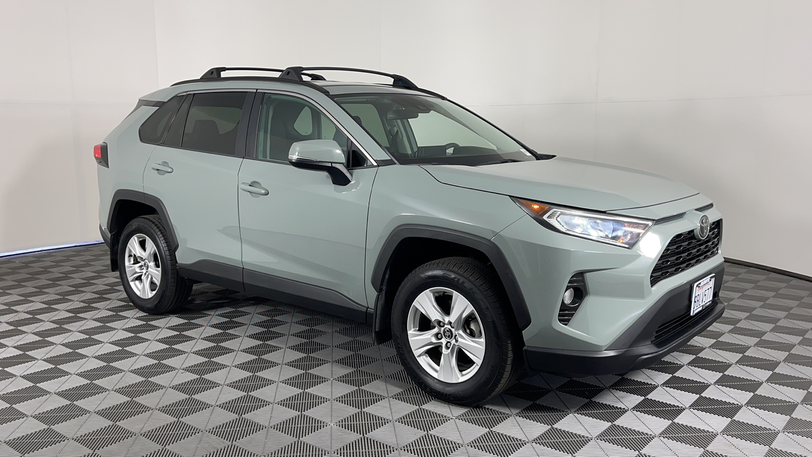 2020 Toyota RAV4 XLE 2