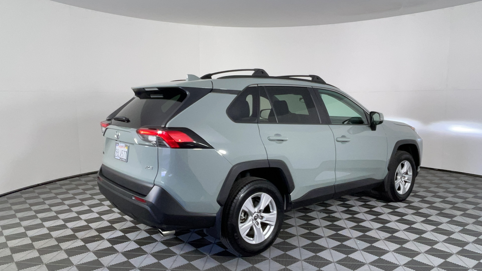 2020 Toyota RAV4 XLE 4