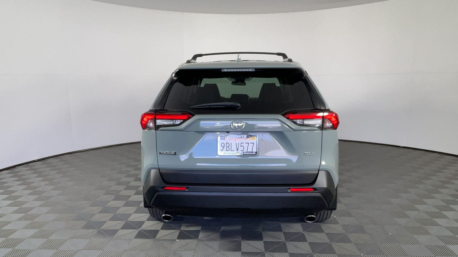 2020 Toyota RAV4 XLE 5