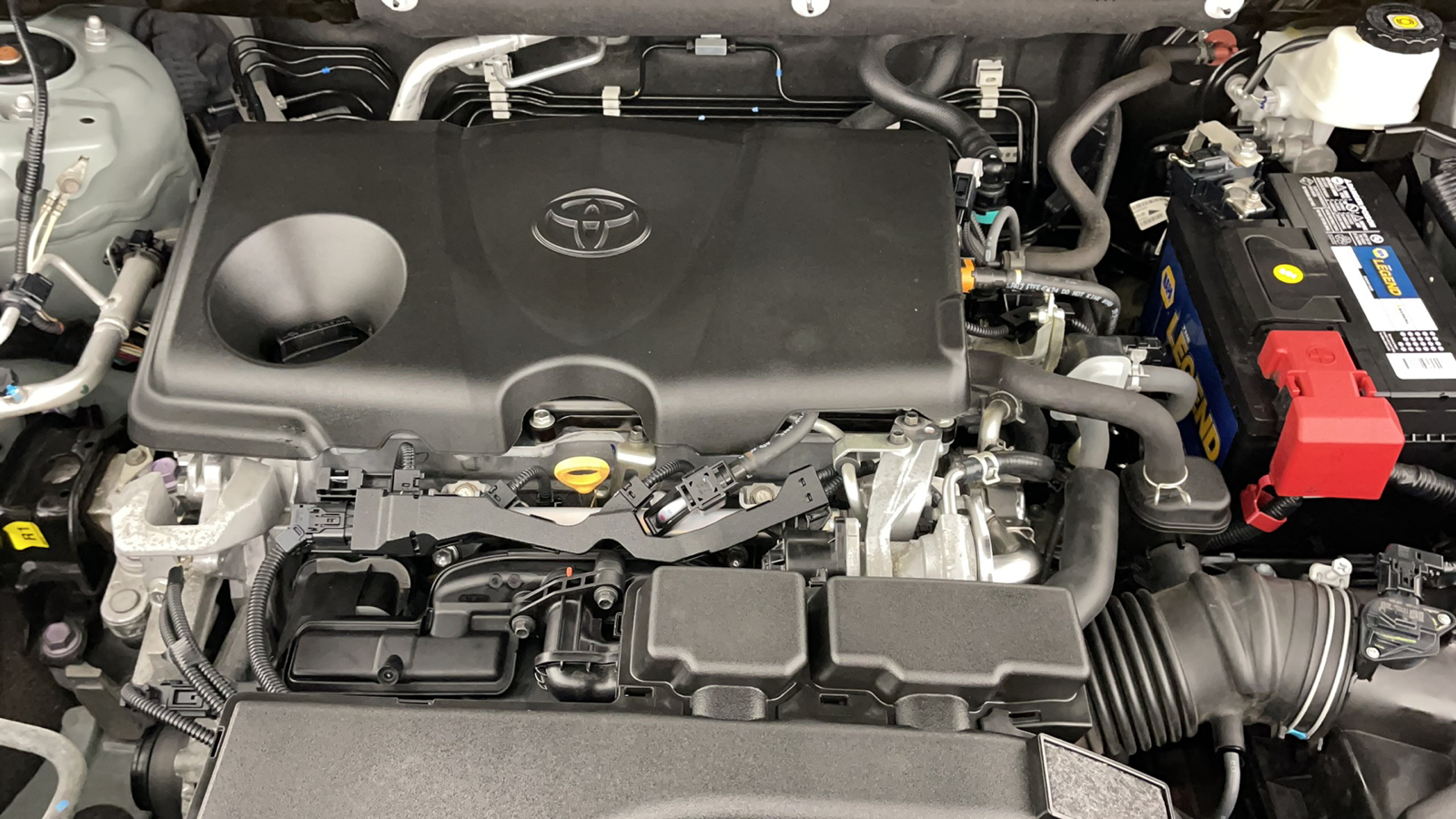 2020 Toyota RAV4 XLE 34