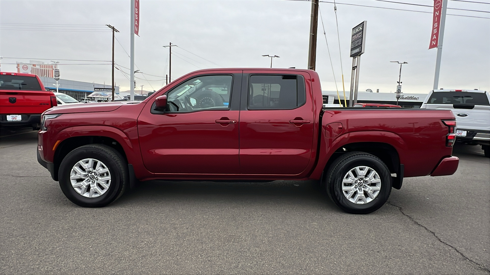 2022 Nissan Frontier SV 2