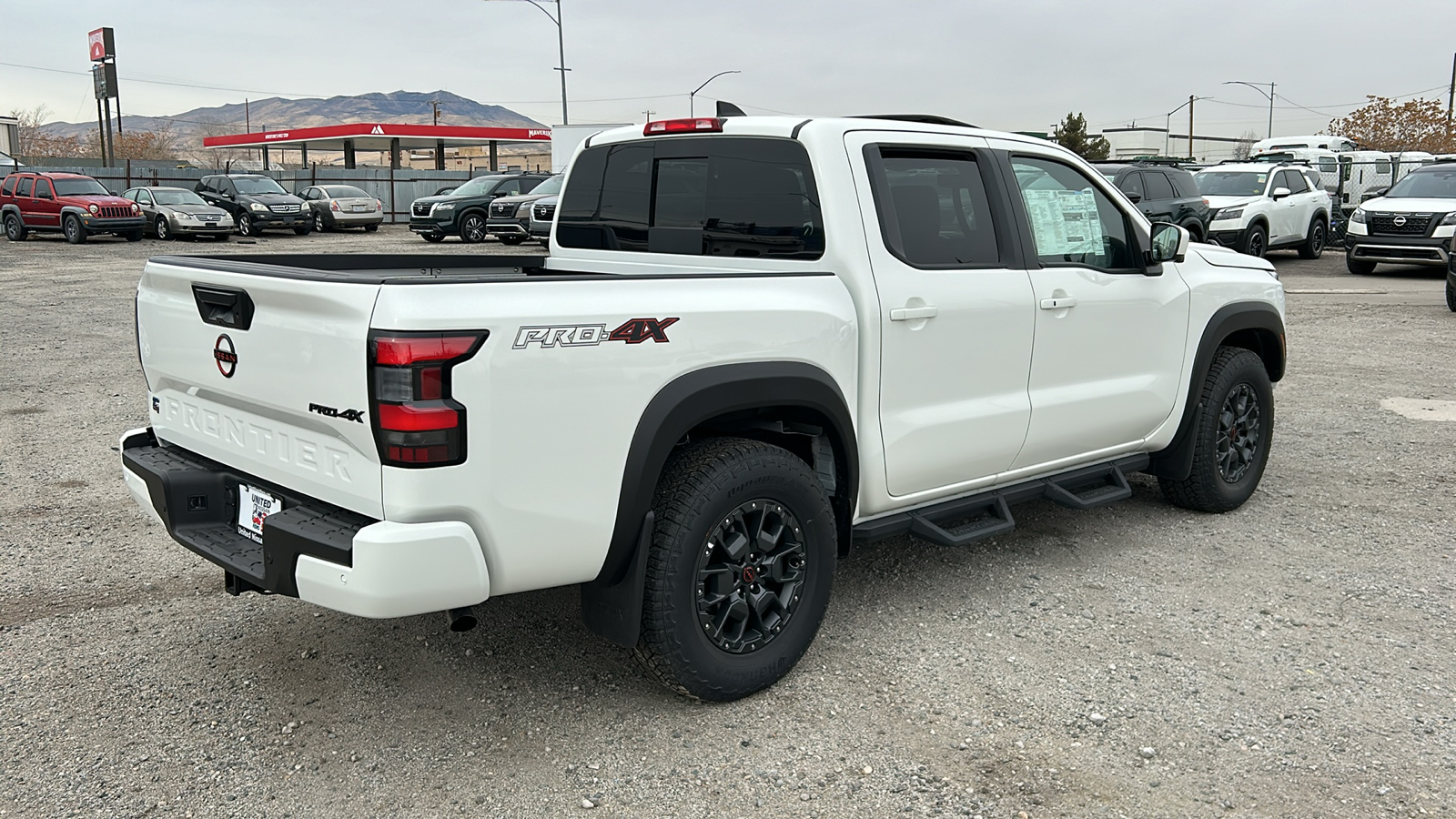 2023 Nissan Frontier PRO-4X 6