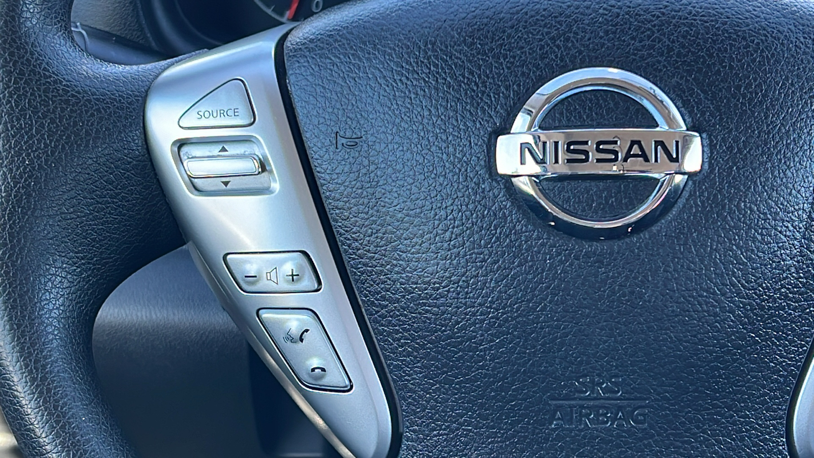 2018 Nissan Versa 1.6 S 19