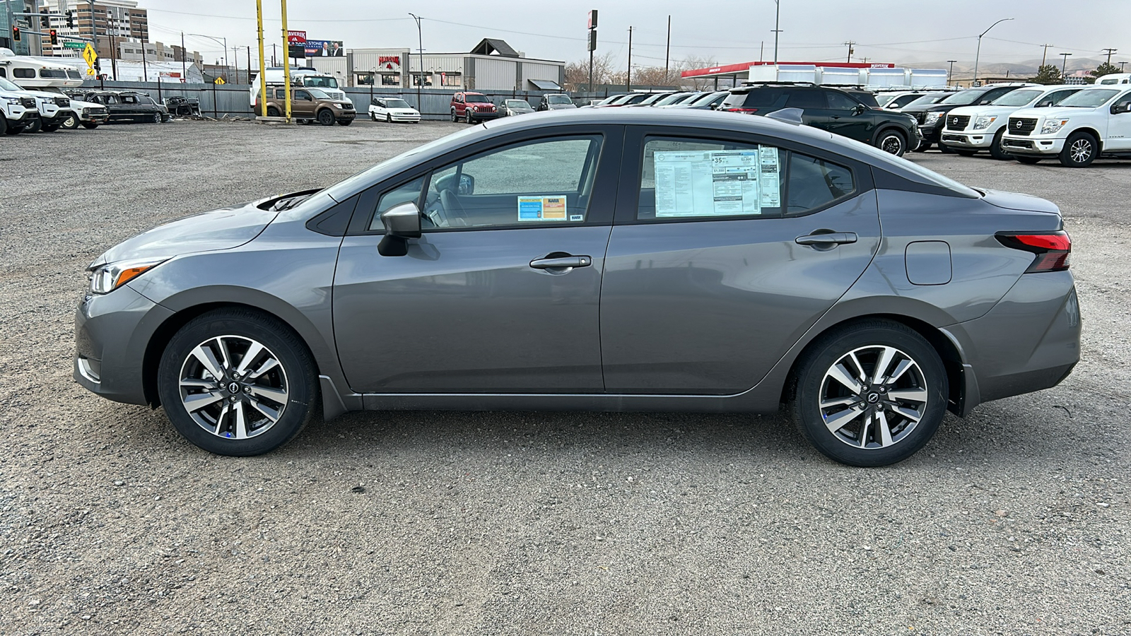 2024 Nissan Versa 1.6 SV 2