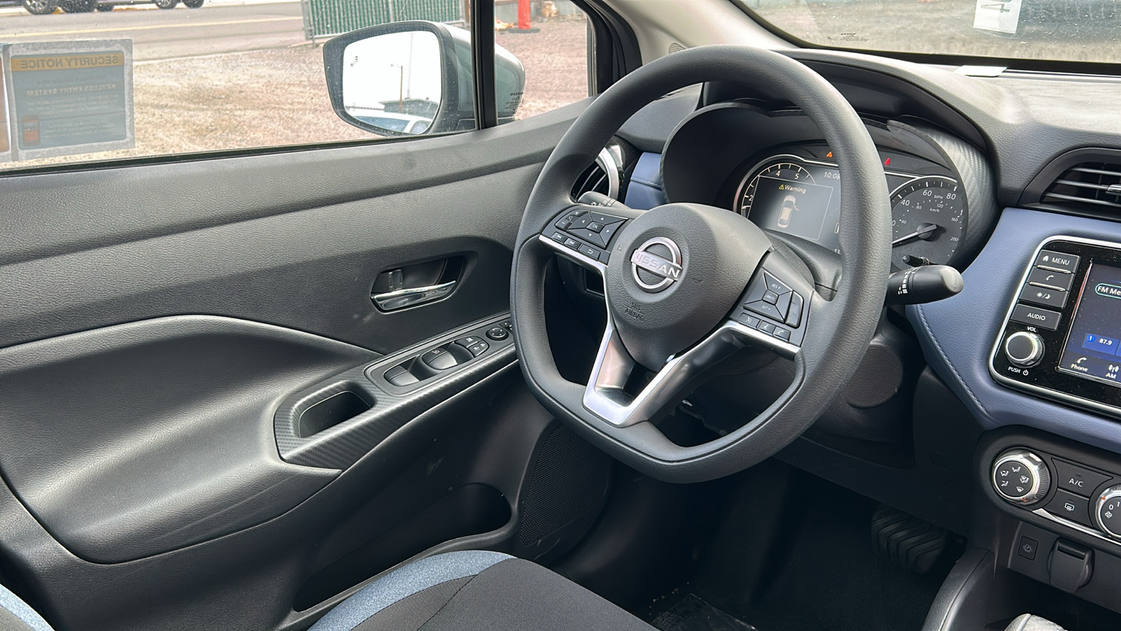 2024 Nissan Versa 1.6 SV 21