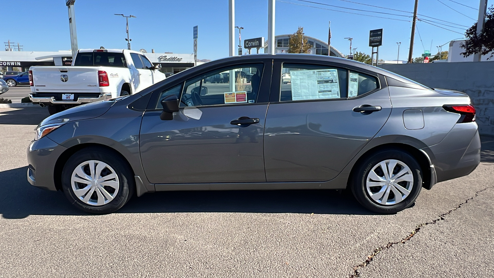 2024 Nissan Versa 1.6 S 2