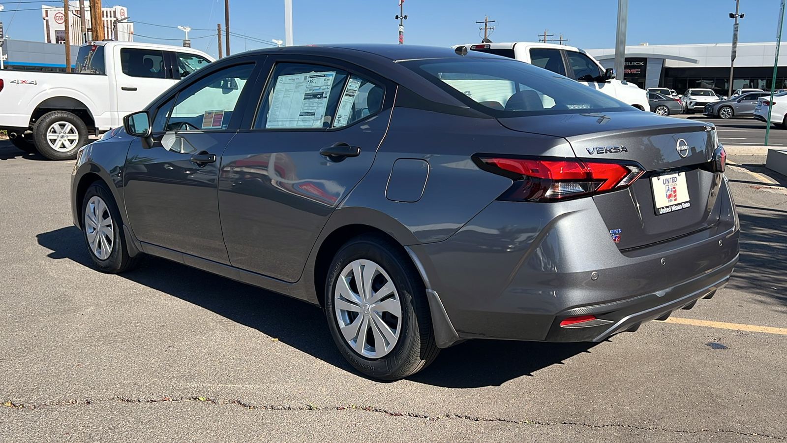 2024 Nissan Versa 1.6 S 3