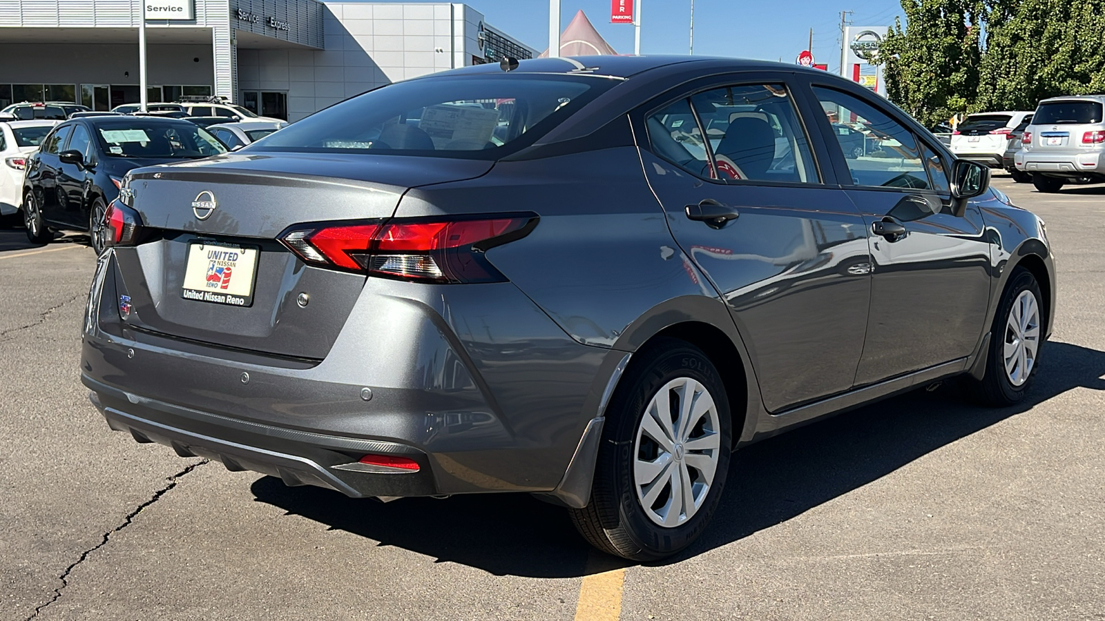 2024 Nissan Versa 1.6 S 6