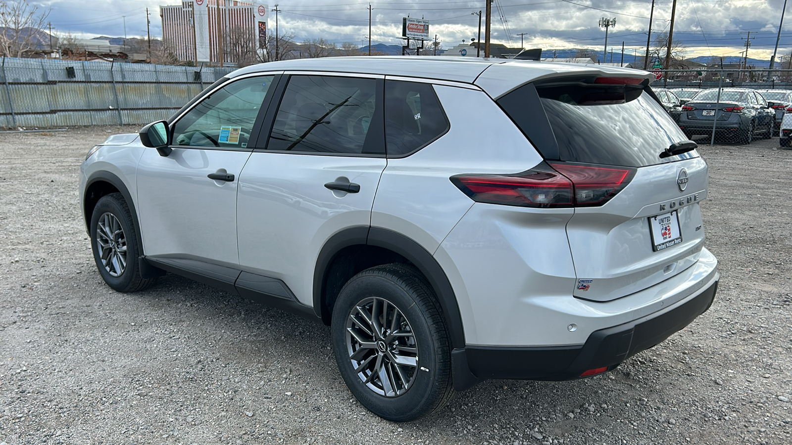 2025 Nissan Rogue S 3