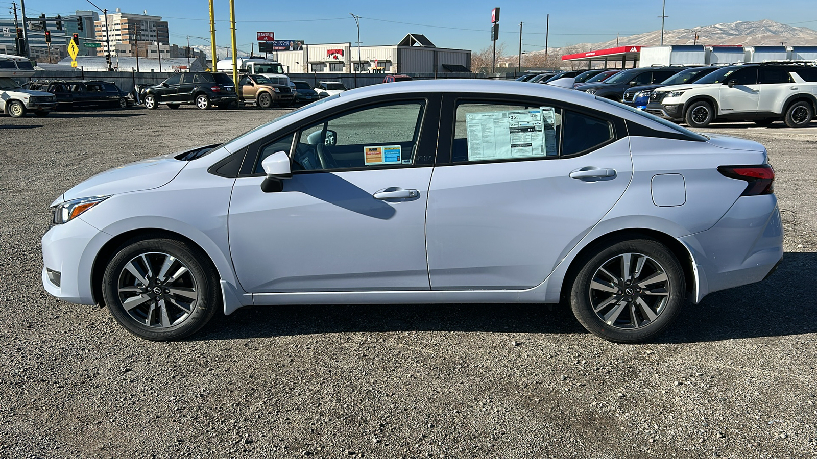 2024 Nissan Versa 1.6 SV 2